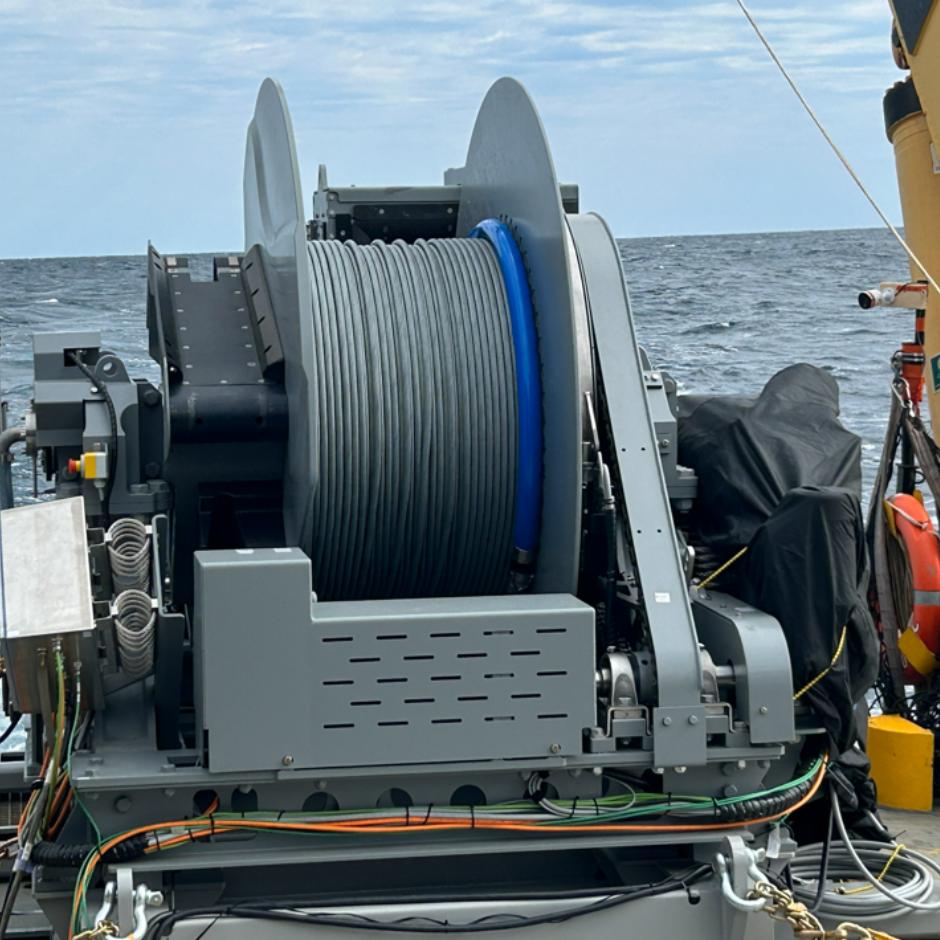 Custom cables for underwater monitoring