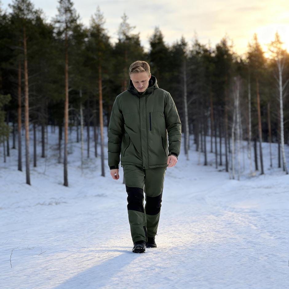 Technical Outdoor Jacket & Reinforced Bib Trousers