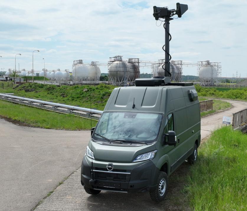 Mobilt system til detektion og eliminering af droner