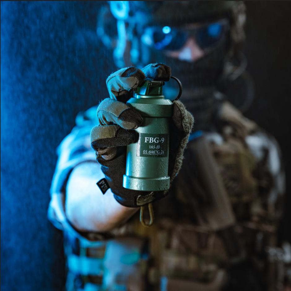FLASH BANG GRENADE 1, 2, 3, 9 SHOT VERSION