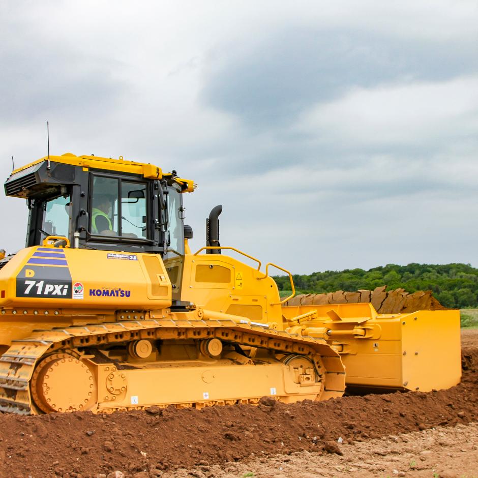 Komatsu dozere